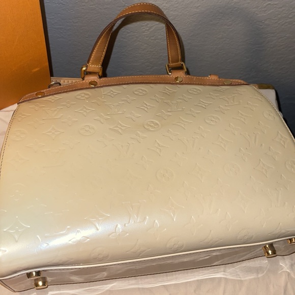 Authentic Louis Vuitton Vernis brea GM cream marshmallow tote everyday bag - Picture 8 of 15
